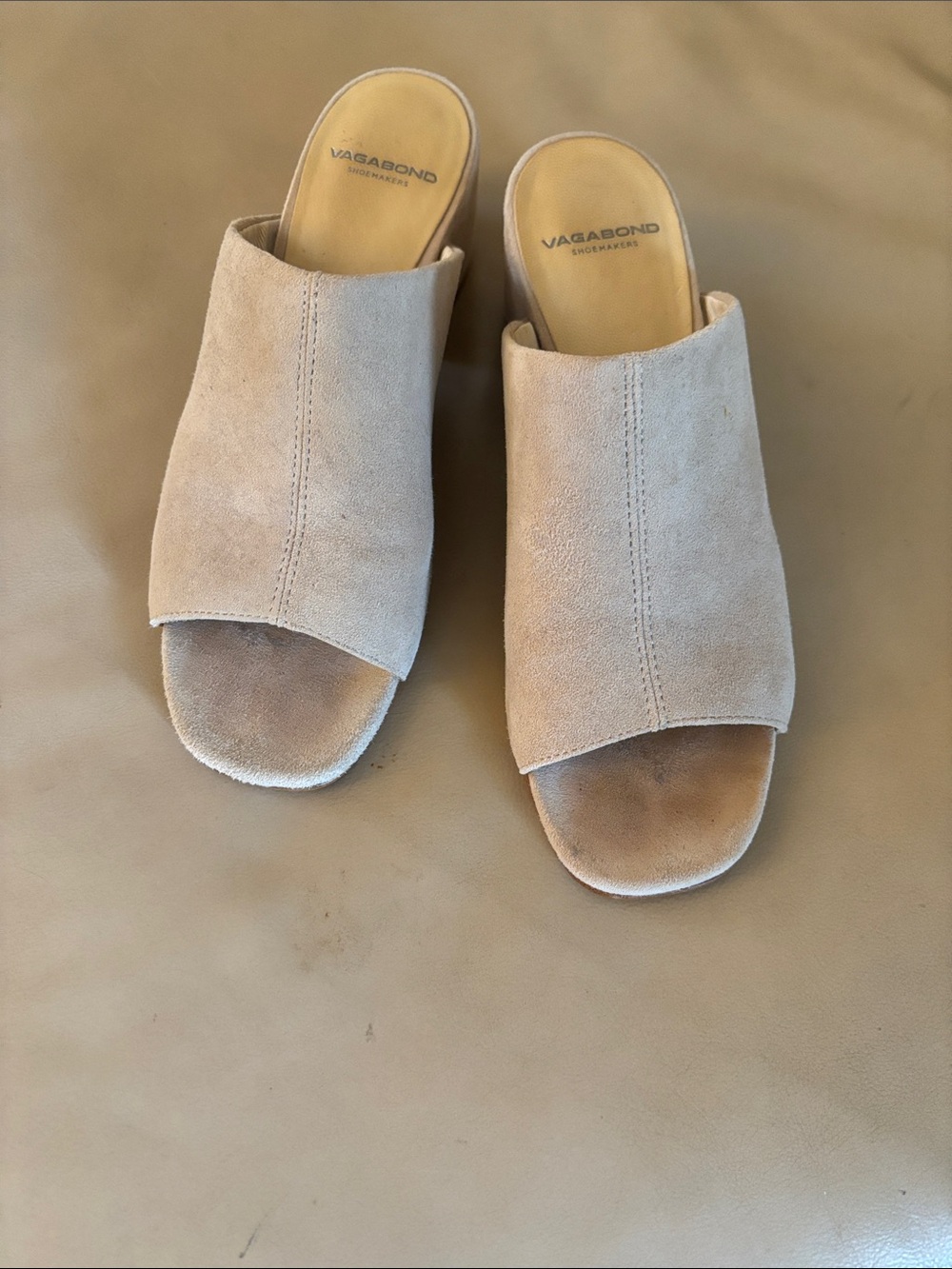 Vagabond Light Beige Suede Open-Toe Mule Slides